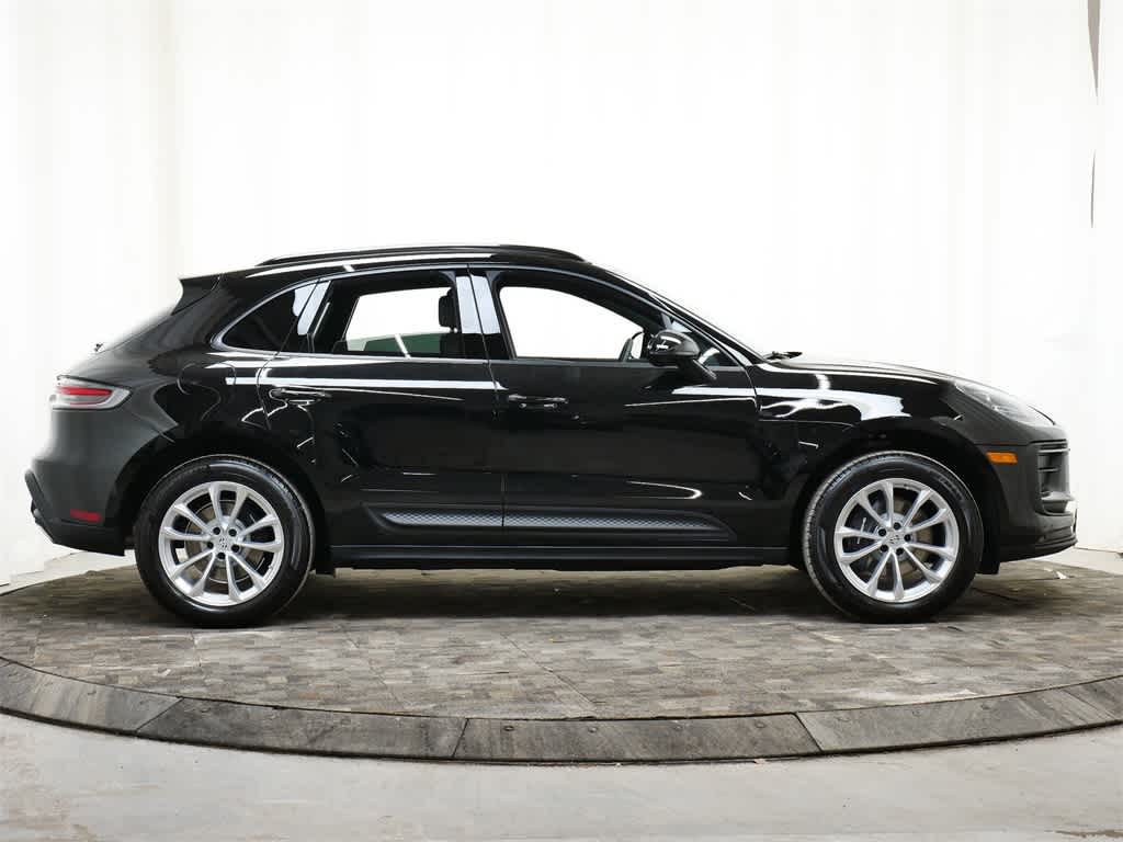 Thumbnail: 2026 Porsche Macan - 8