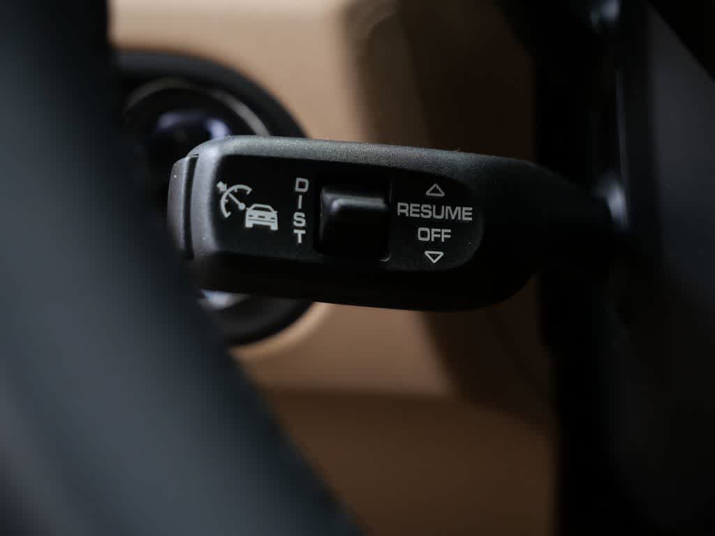 Thumbnail: 2026 Porsche Macan - 26