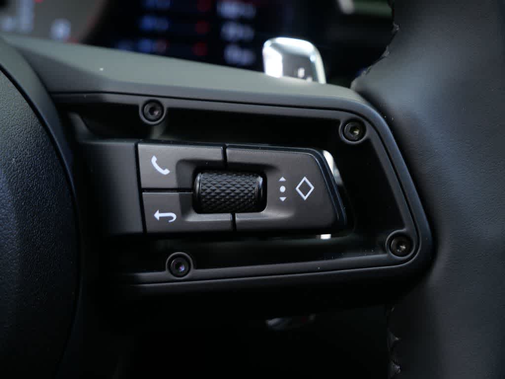 Thumbnail: 2025 Porsche Macan - 21