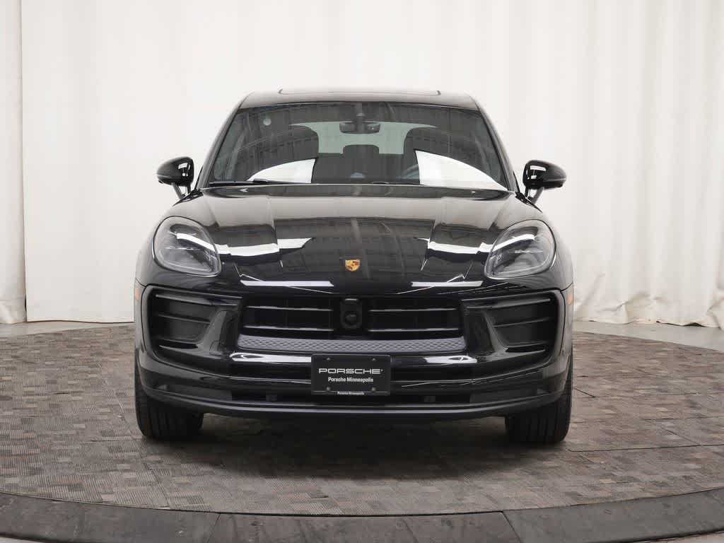 Thumbnail: 2025 Porsche Macan - 10