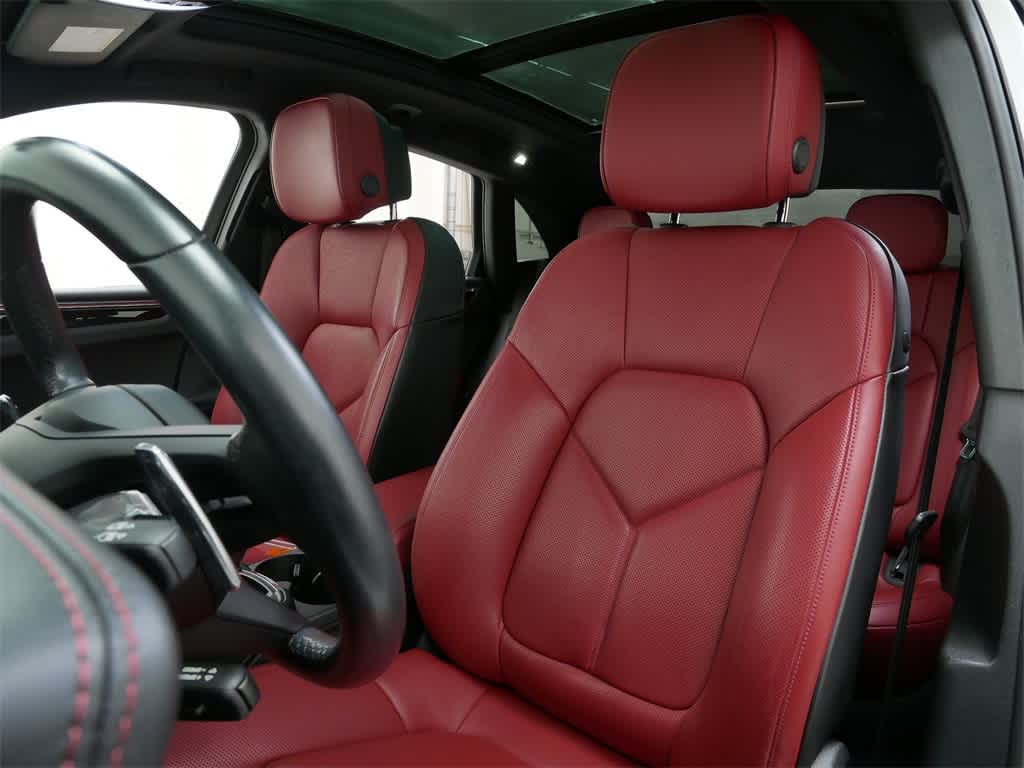 Thumbnail: 2023 Porsche Macan - 5