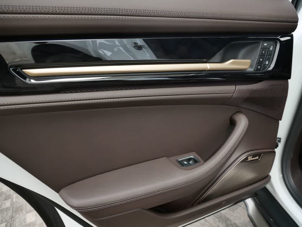 Thumbnail: 2025 Porsche Panamera - 15