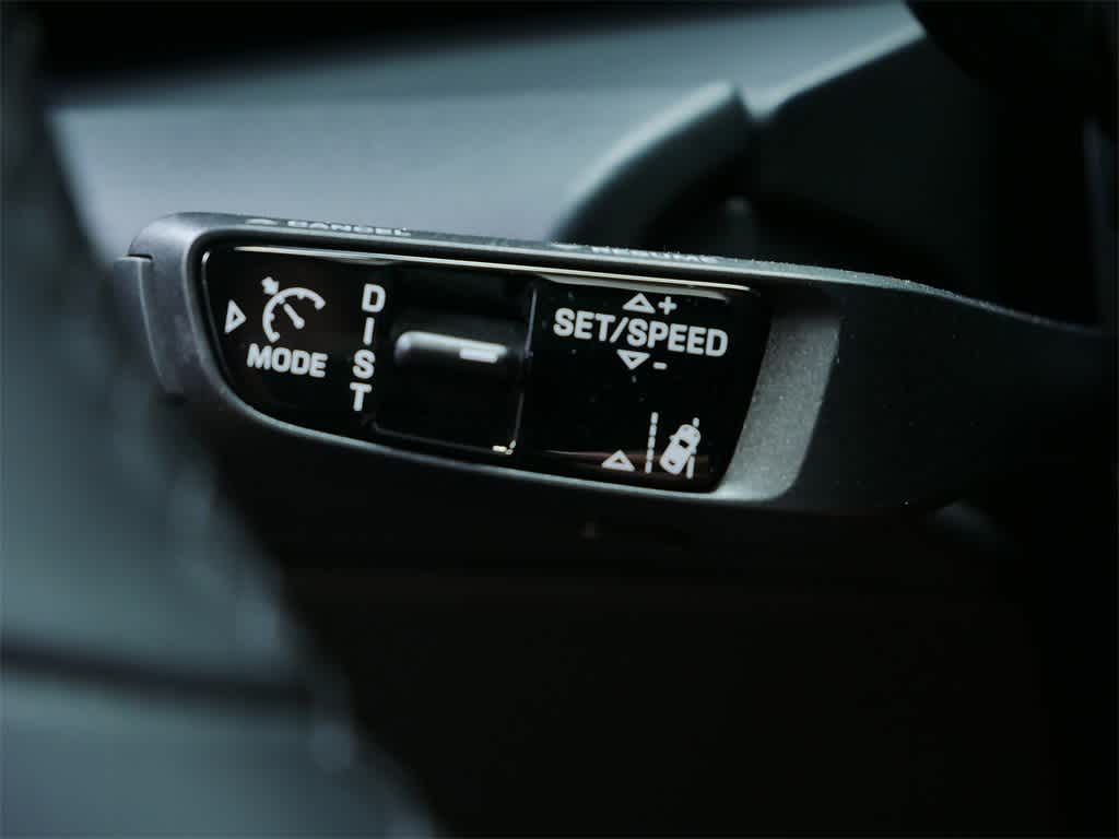 Thumbnail: 2025 Porsche Macan - 21