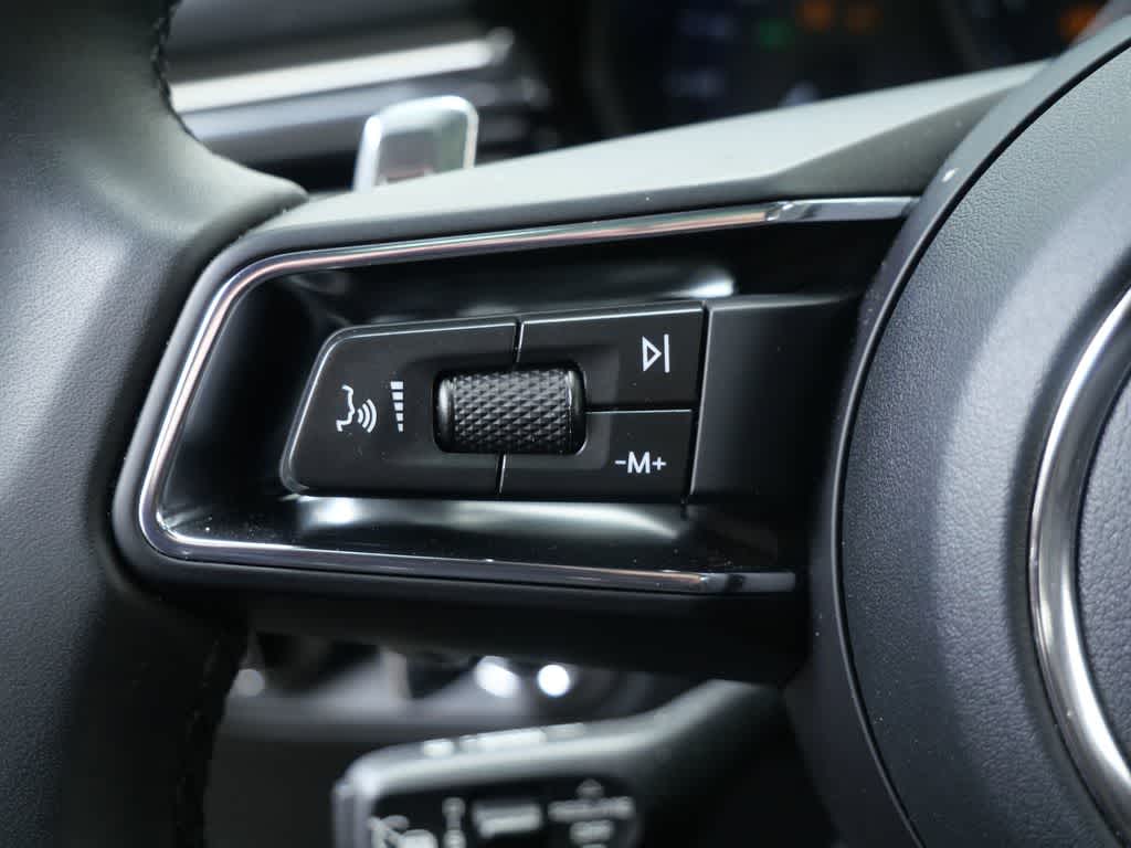 Thumbnail: 2026 Porsche Macan - 26