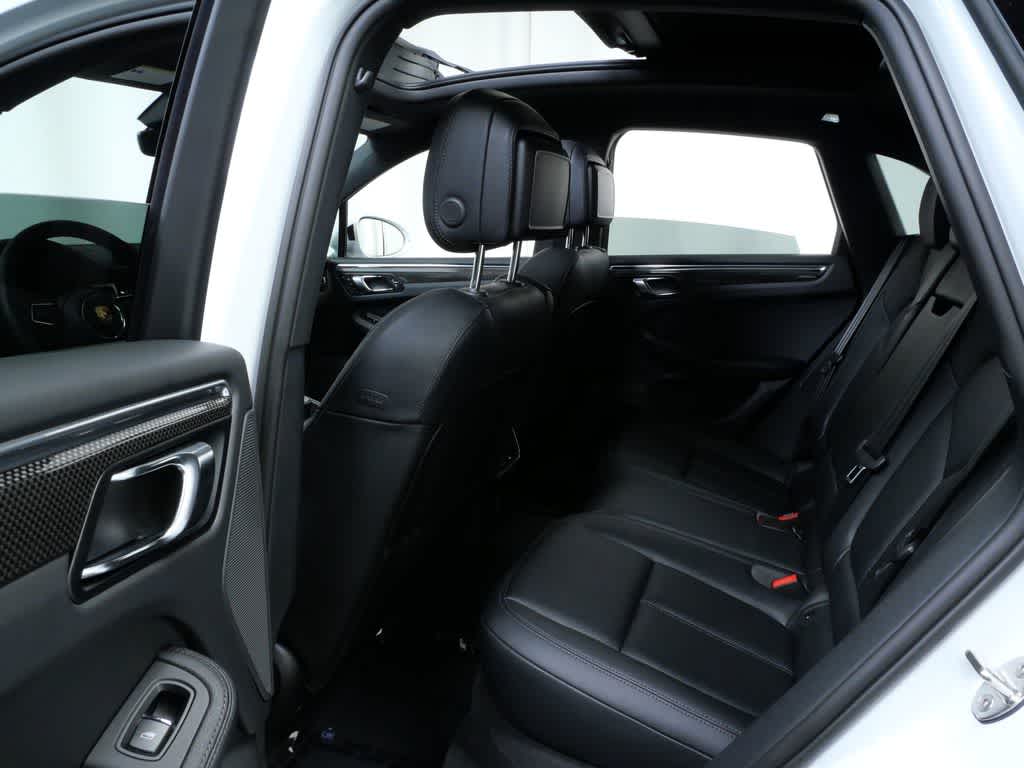 Thumbnail: 2025 Porsche Macan - 13