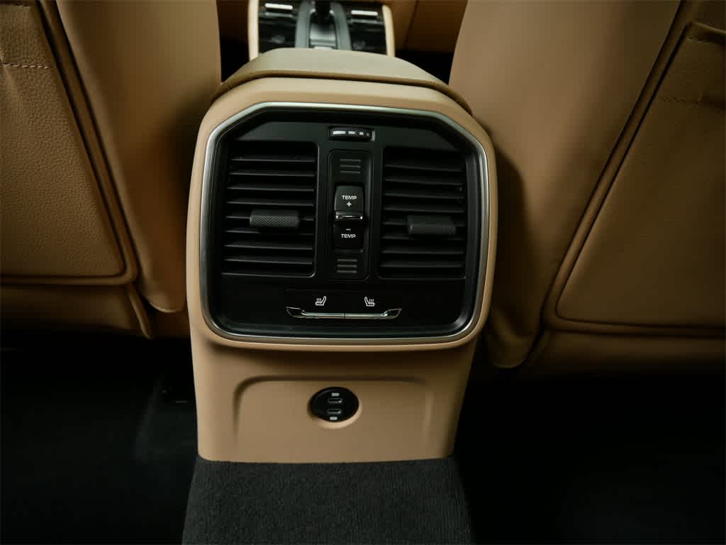 Thumbnail: 2025 Porsche Macan - 15