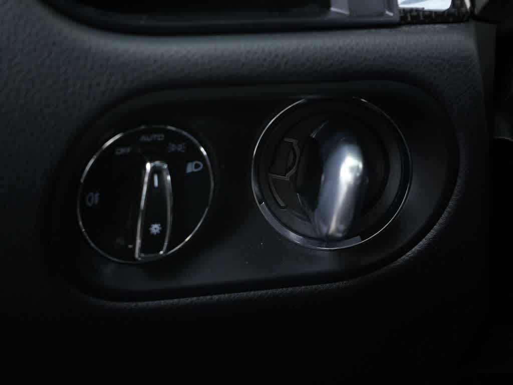 Thumbnail: 2022 Porsche Macan - 17