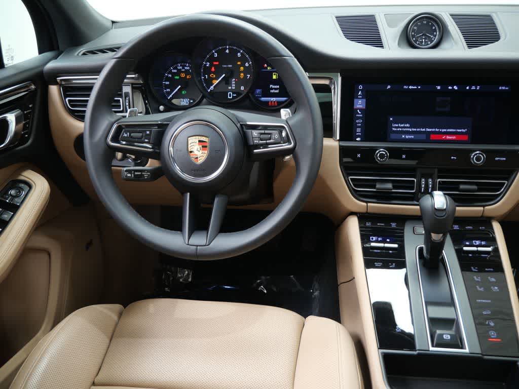 Thumbnail: 2025 Porsche Macan - 16