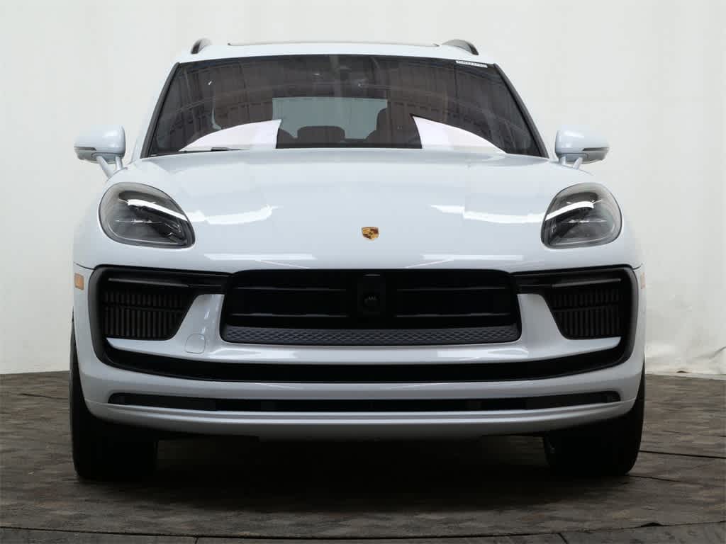 Thumbnail: 2026 Porsche Macan - 10