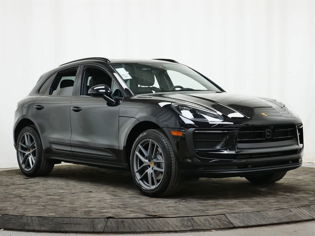 Thumbnail: 2026 Porsche Macan - 9
