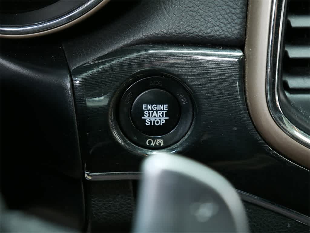 Thumbnail: 2017 Jeep Grand Cherokee - 20