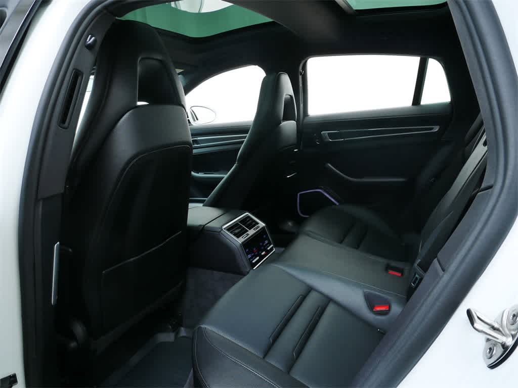 Thumbnail: 2023 Porsche Panamera - 13