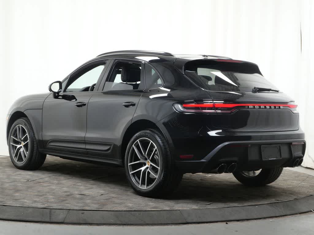 Thumbnail: 2025 Porsche Macan - 3