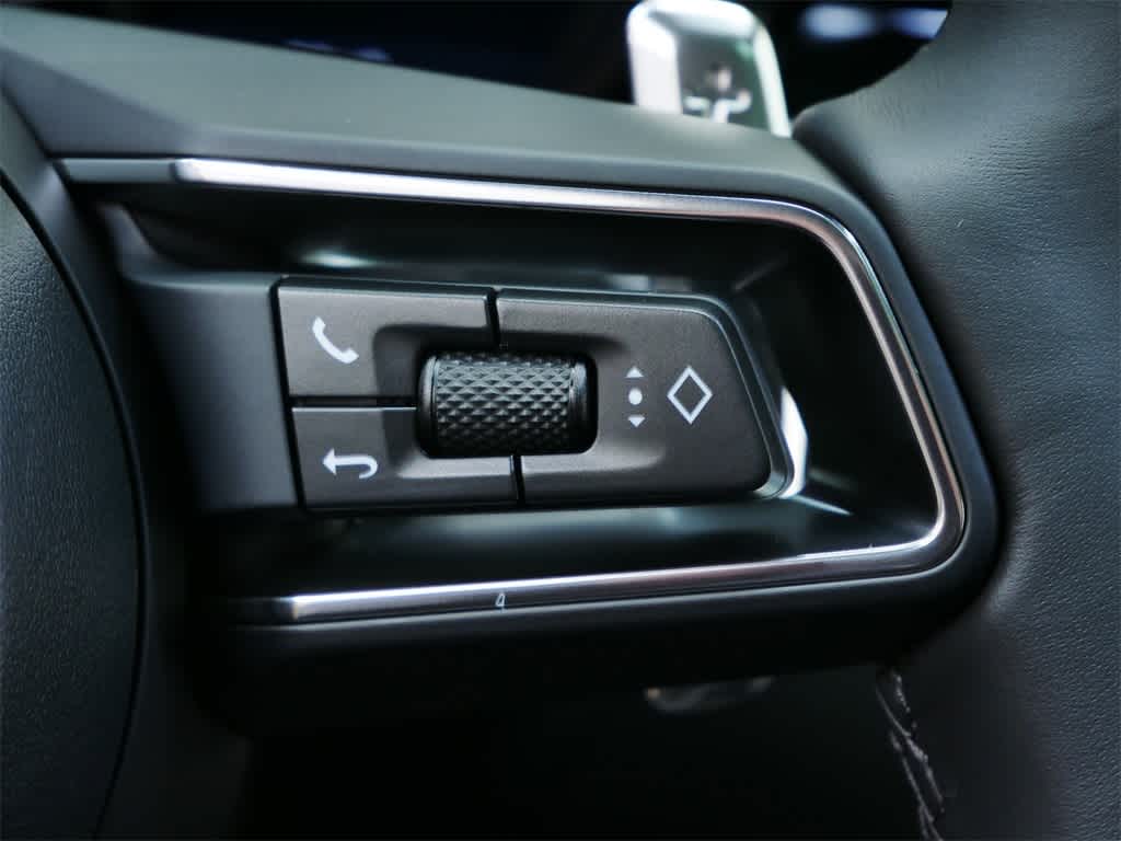 Thumbnail: 2026 Porsche Macan - 20