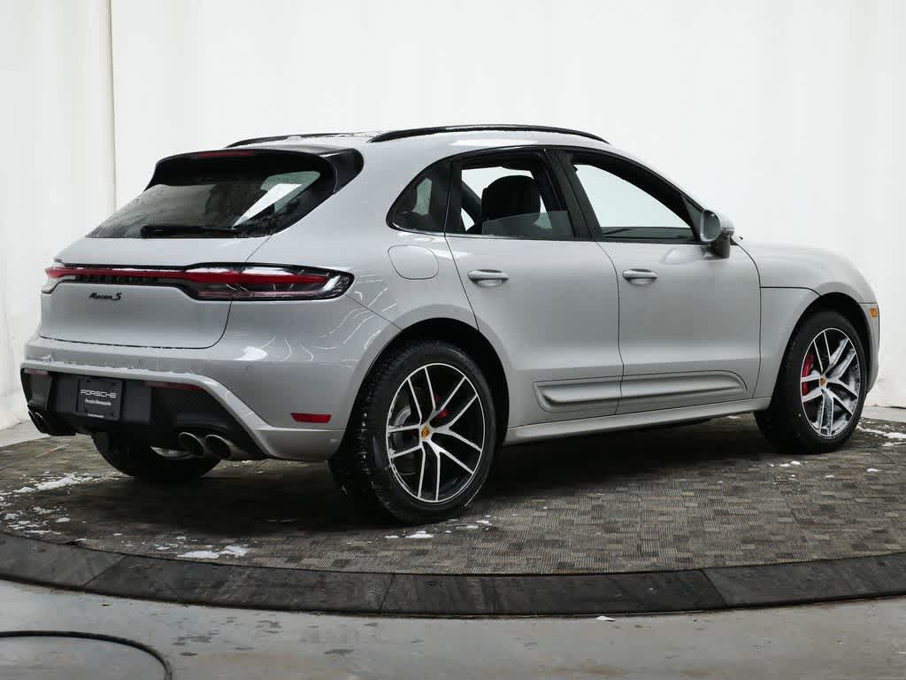 Thumbnail: 2026 Porsche Macan - 7
