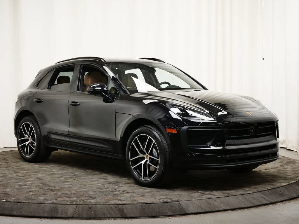 Thumbnail: 2026 Porsche Macan - 9