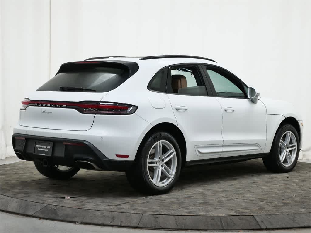 Thumbnail: 2025 Porsche Macan - 7