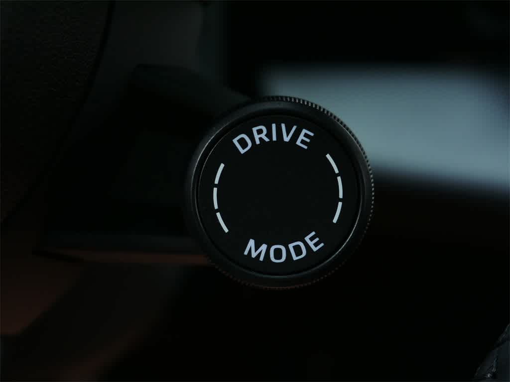 Thumbnail: 2025 Porsche Taycan - 22