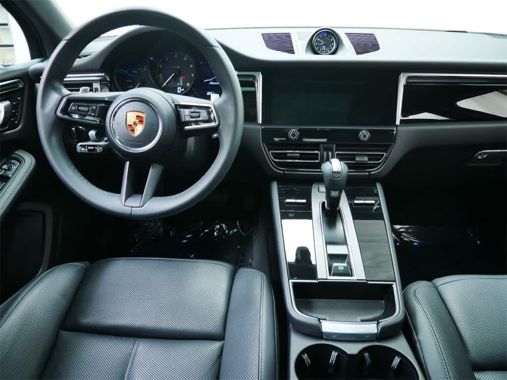 Thumbnail: 2023 Porsche Macan - 16
