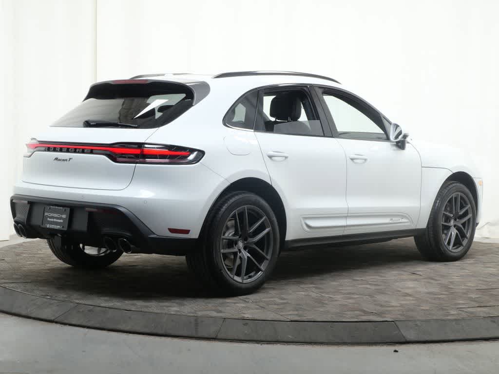 Thumbnail: 2026 Porsche Macan - 7