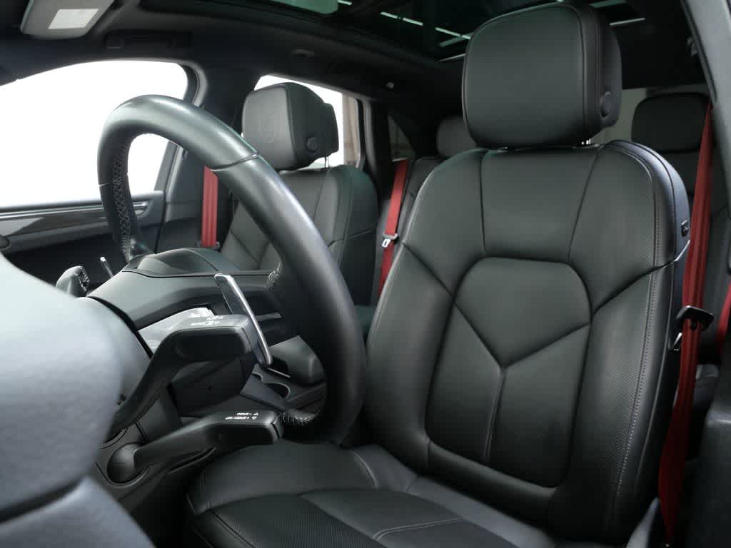 Thumbnail: 2022 Porsche Macan - 5