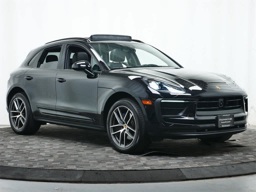 Thumbnail: 2024 Porsche Macan - 8