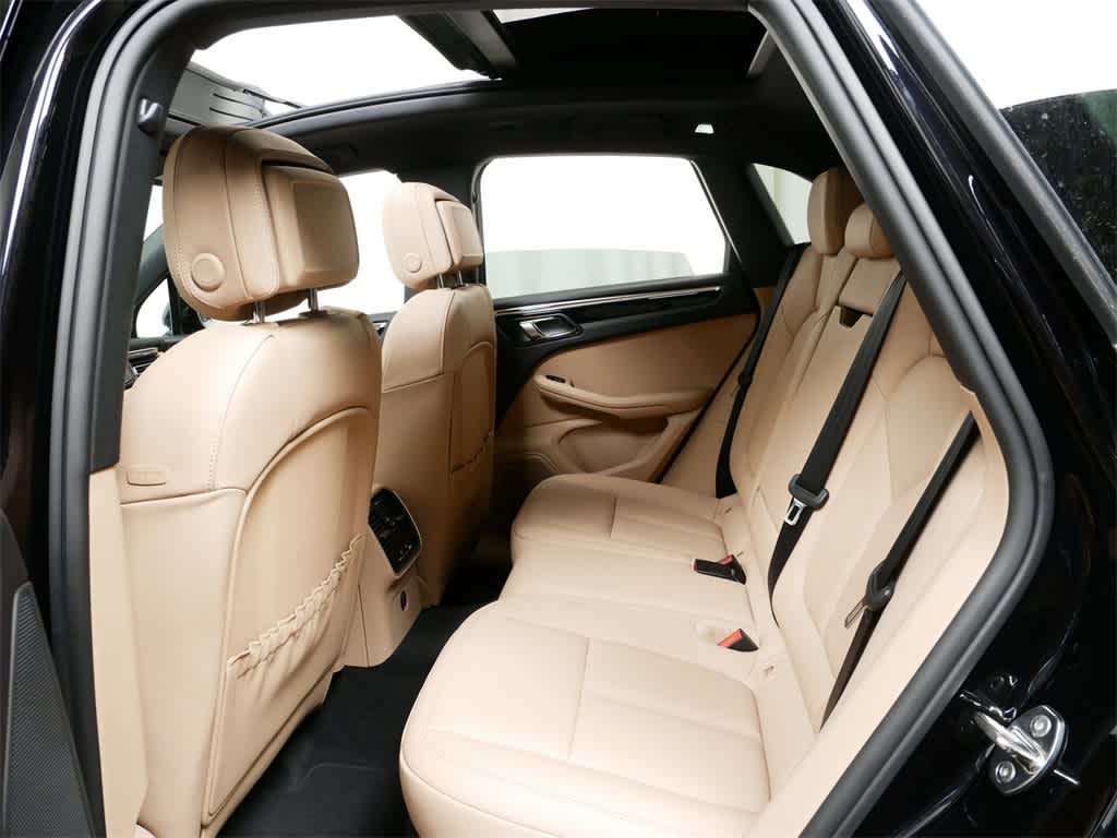 Thumbnail: 2025 Porsche Macan - 15