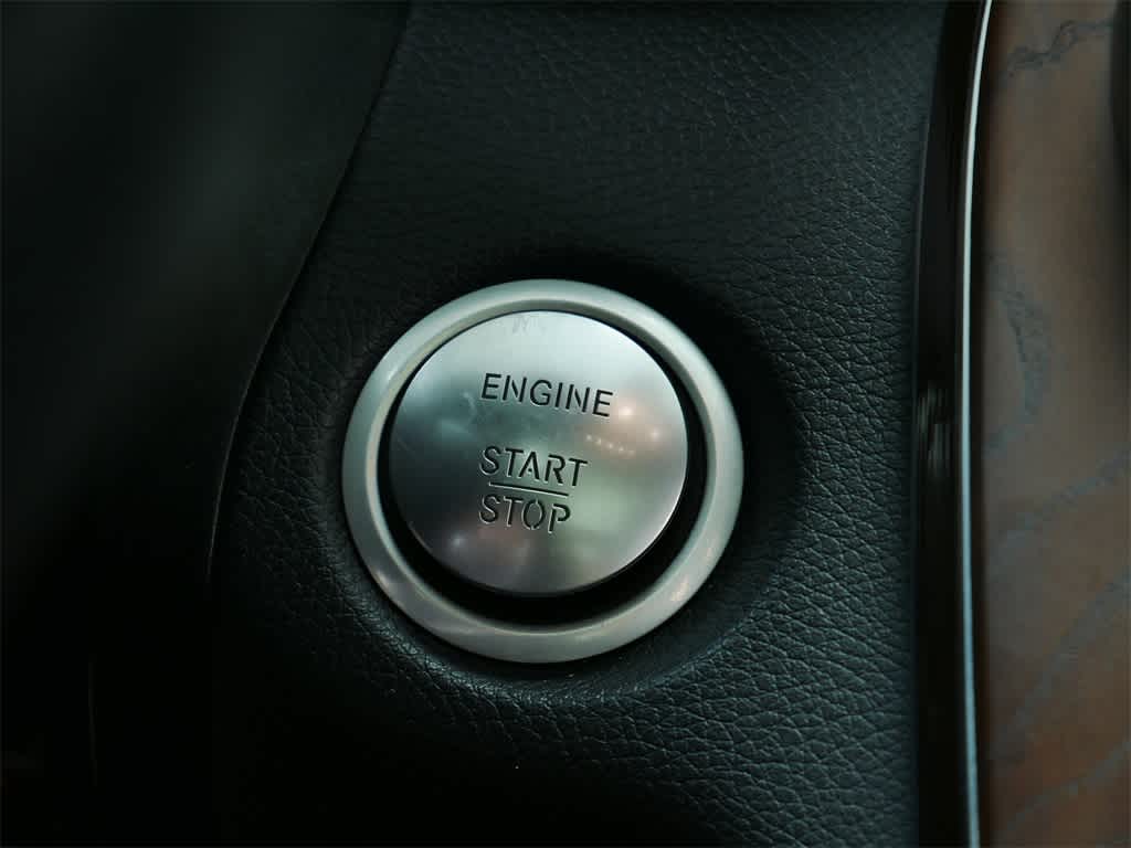 Thumbnail: 2017 Mercedes-Benz C-Class - 24