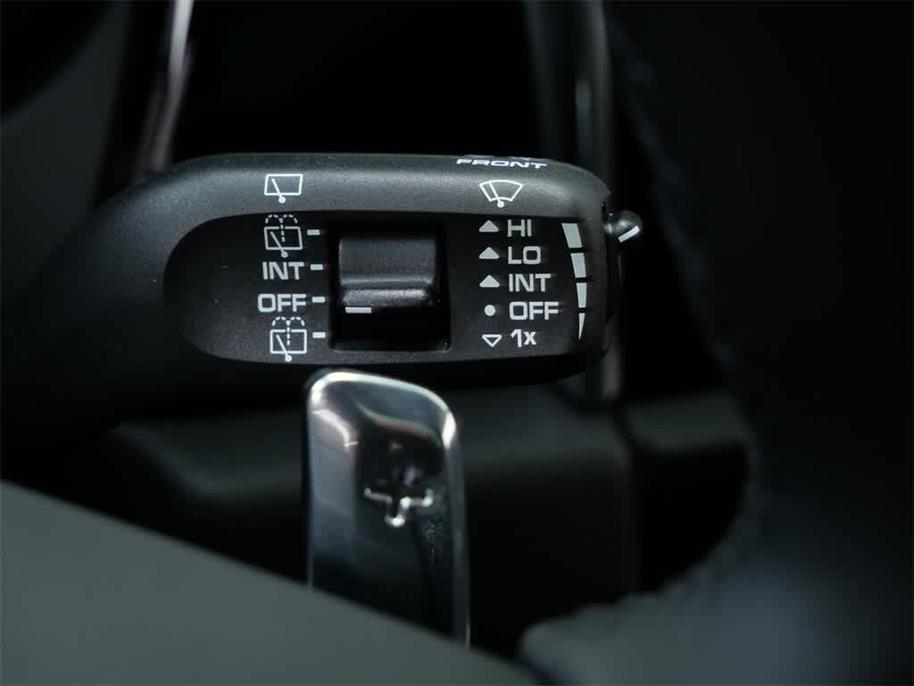 Thumbnail: 2025 Porsche Macan - 22