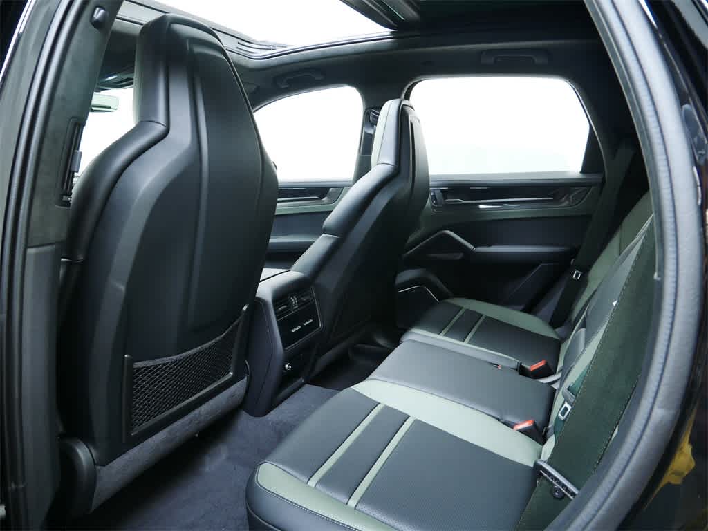 Thumbnail: 2025 Porsche Cayenne - 15