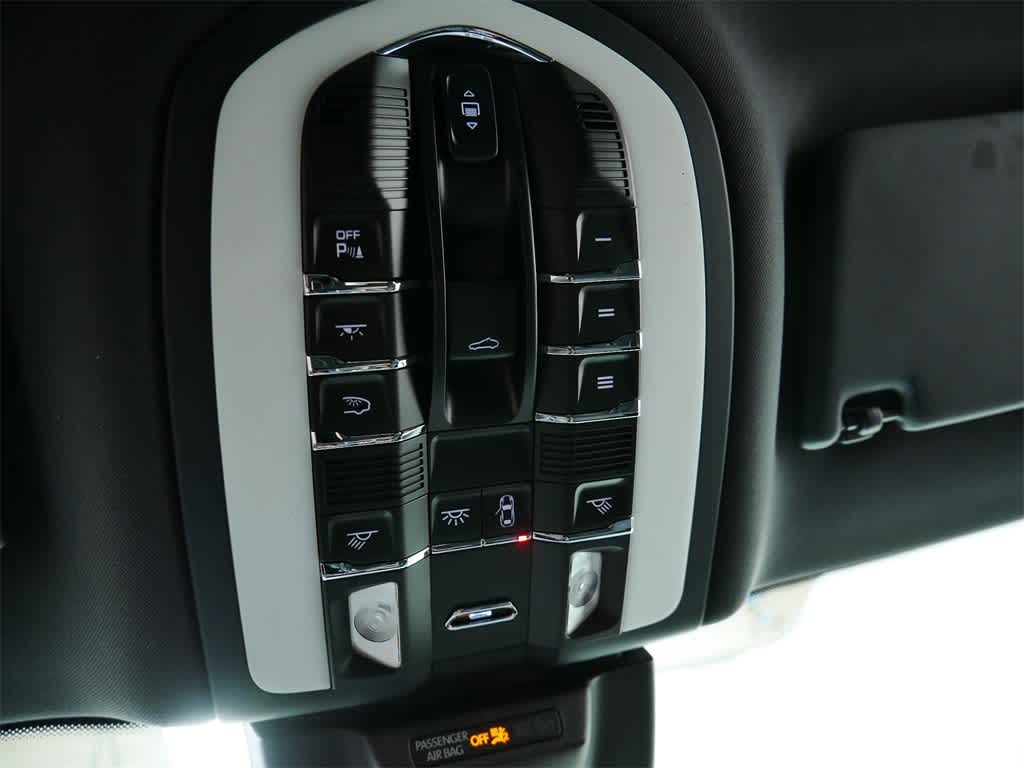 Thumbnail: 2026 Porsche Macan - 28