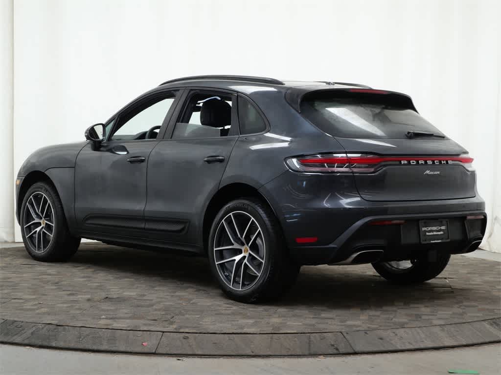 Thumbnail: 2026 Porsche Macan - 3