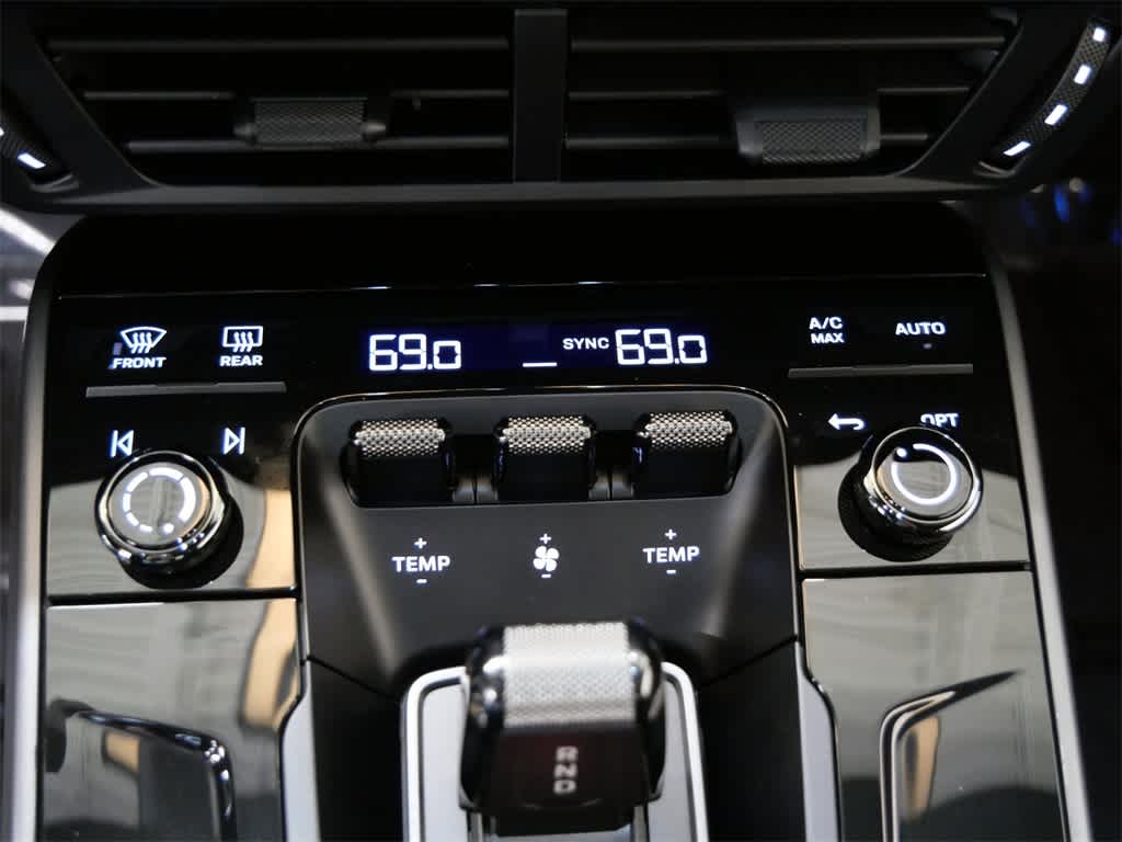 Thumbnail: 2025 Porsche 911 - 25