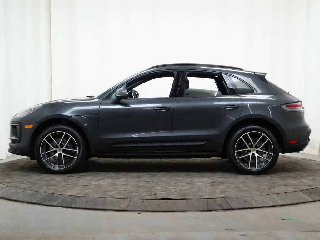 Thumbnail: 2026 Porsche Macan - 2