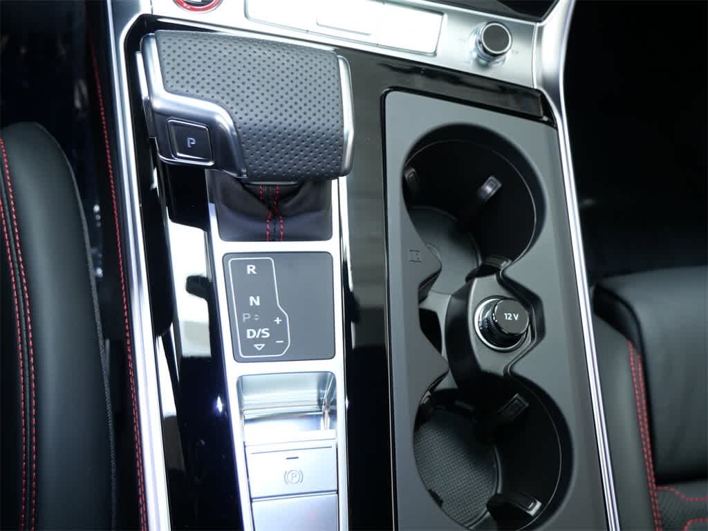 Thumbnail: 2026 Audi RS 6 - 21