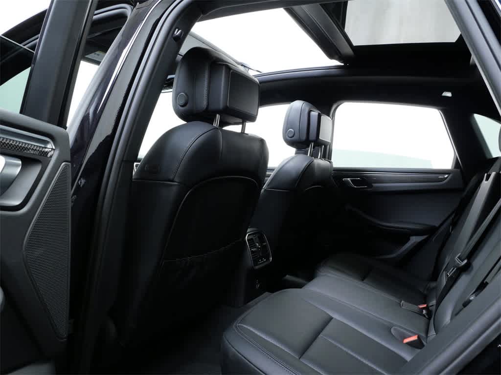 Thumbnail: 2025 Porsche Macan - 18