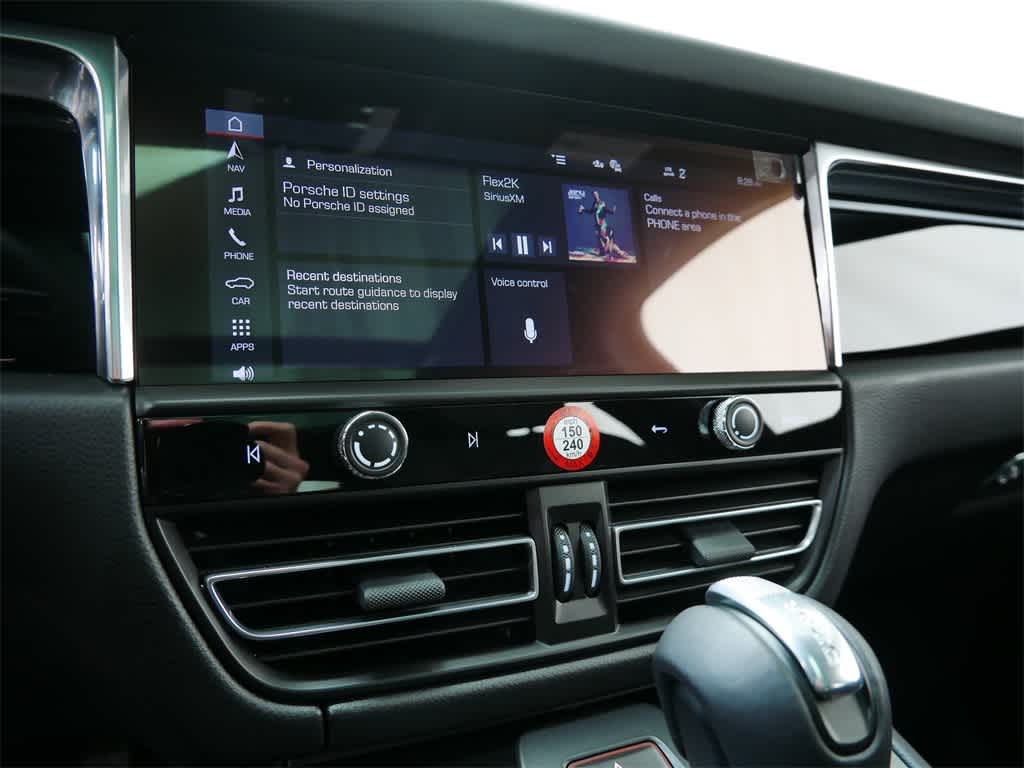 Thumbnail: 2026 Porsche Macan - 23