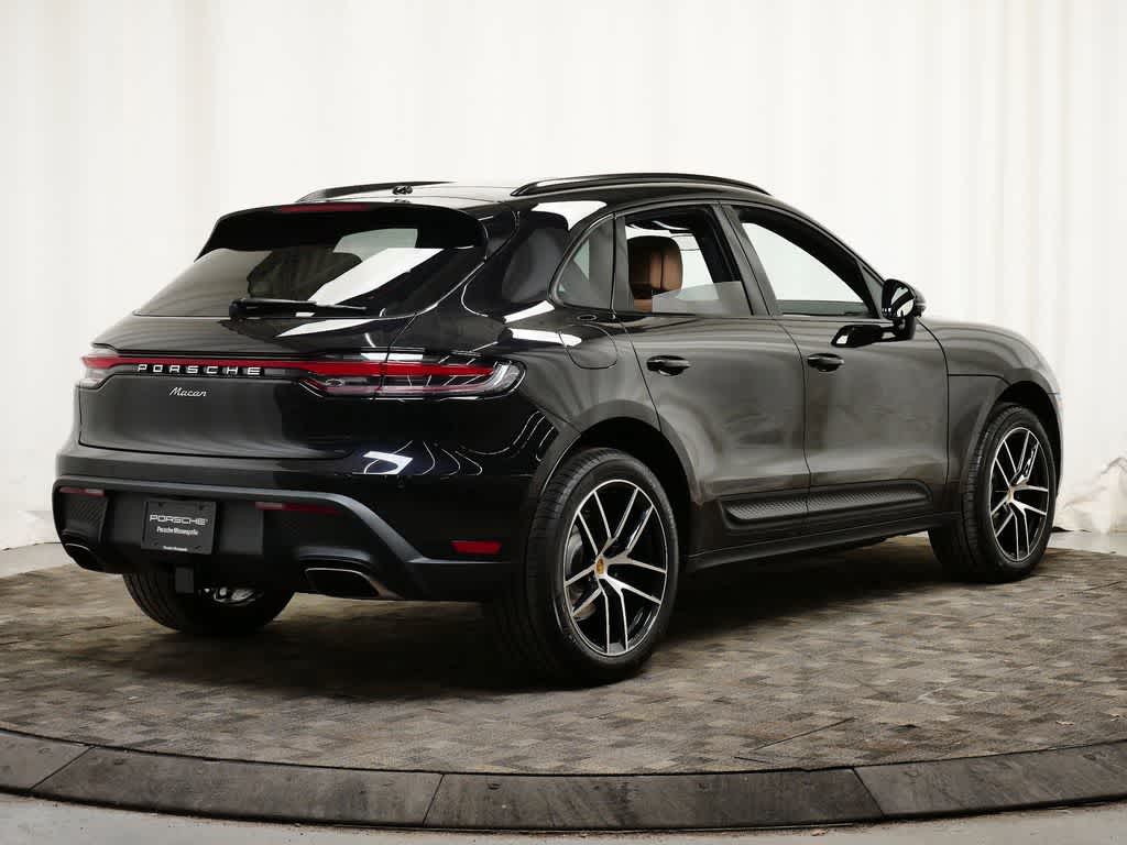 Thumbnail: 2026 Porsche Macan - 7