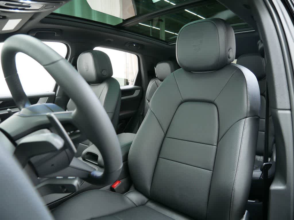 Thumbnail: 2026 Porsche Cayenne - 5