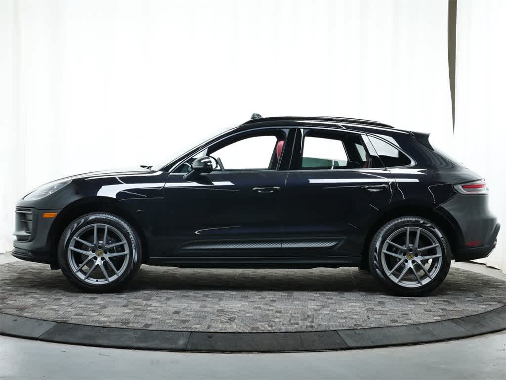 Thumbnail: 2025 Porsche Macan - 2