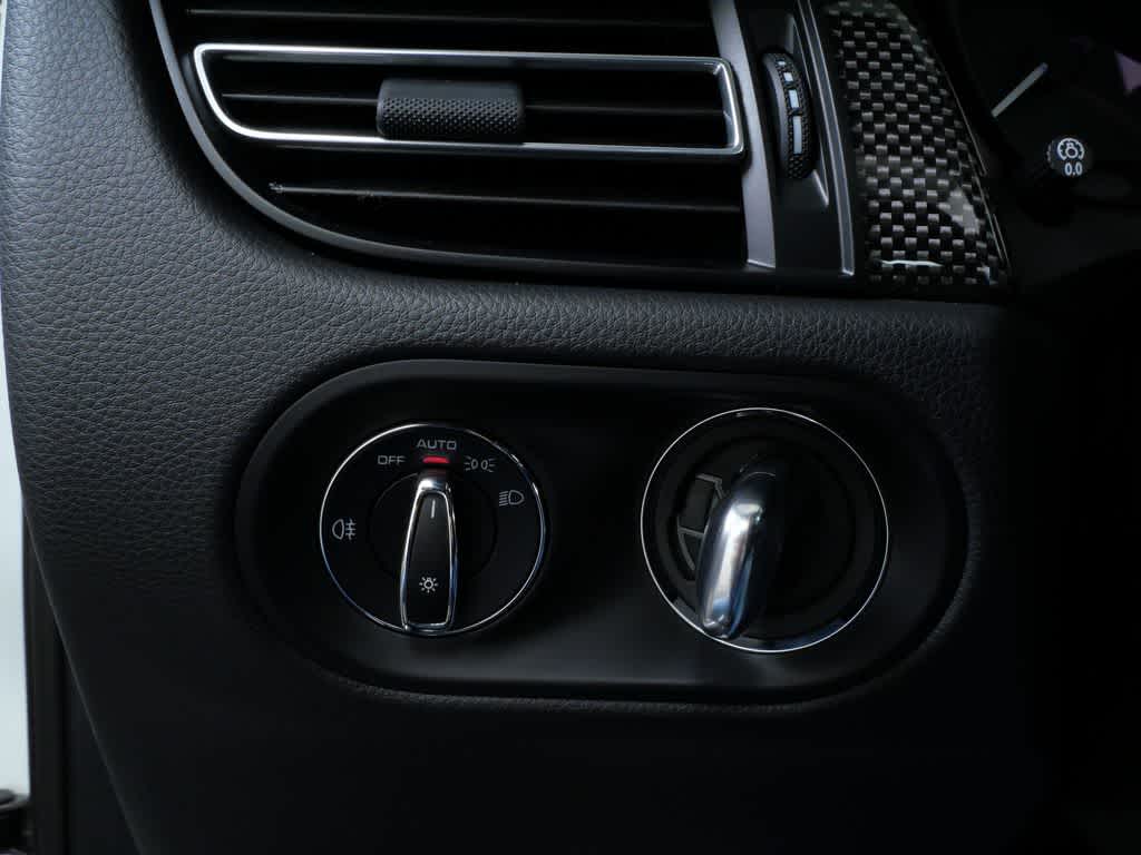 Thumbnail: 2025 Porsche Macan - 22