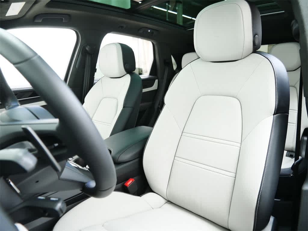 Thumbnail: 2026 Porsche Cayenne - 5