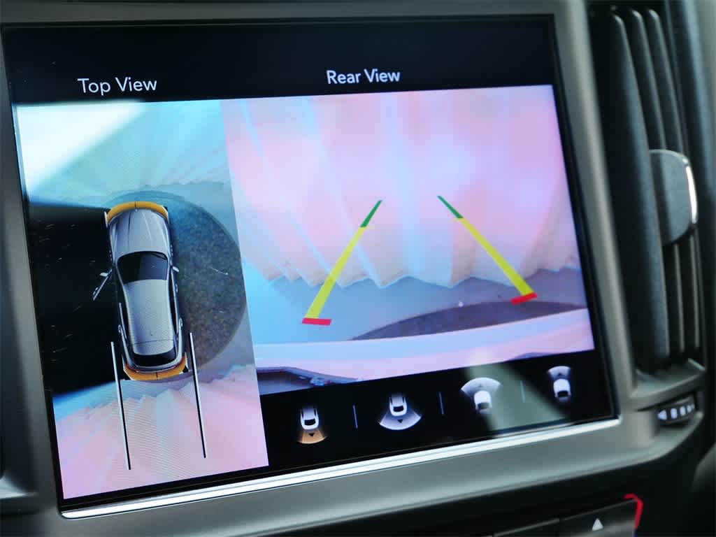 Thumbnail: 2022 Maserati Levante - 24