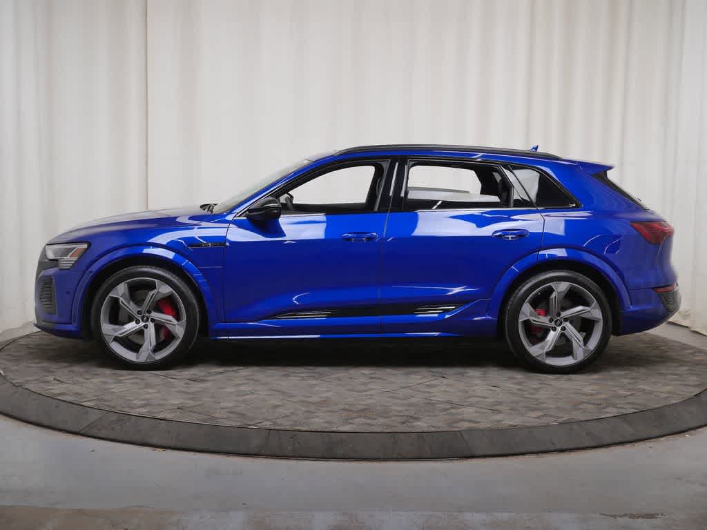 Thumbnail: 2024 Audi SQ8 e-tron - 2