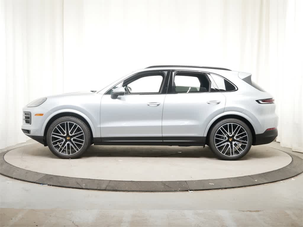 Thumbnail: 2024 Porsche Cayenne - 2