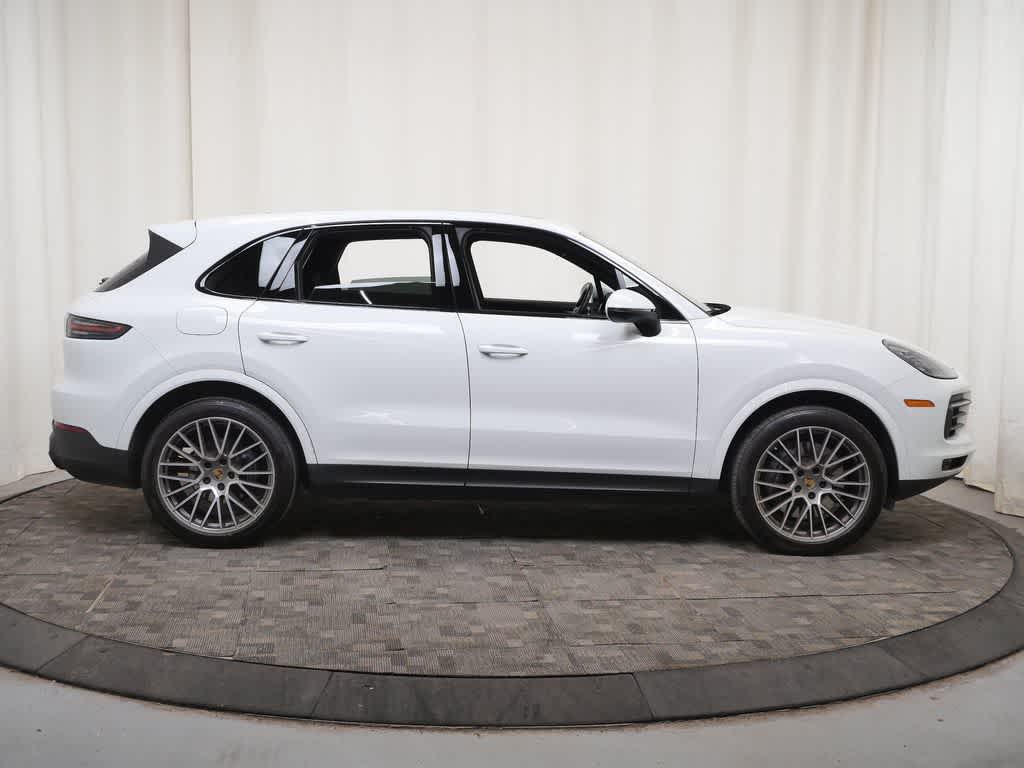 Thumbnail: 2022 Porsche Cayenne - 8