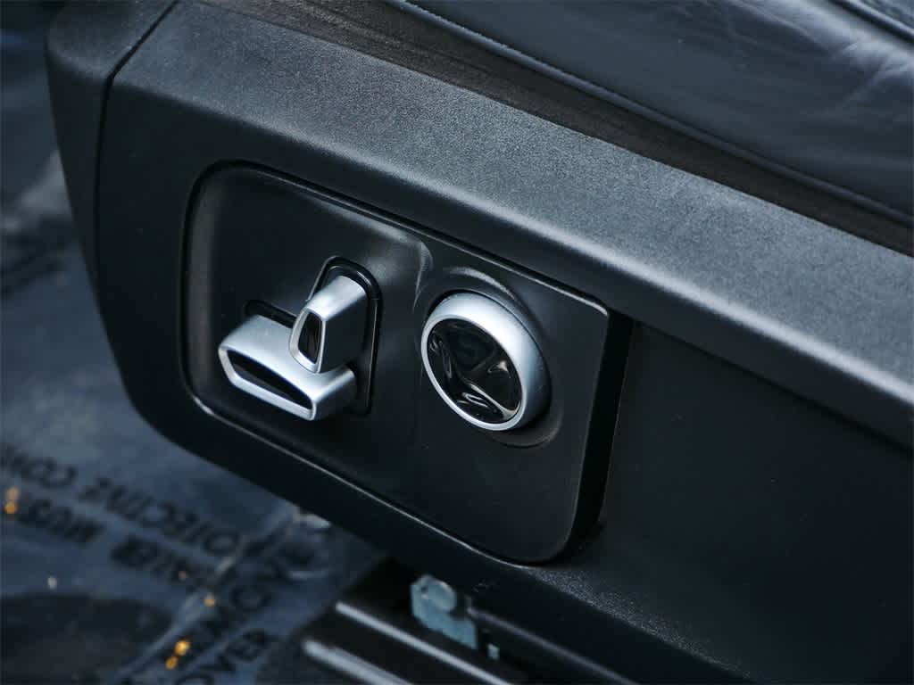 Thumbnail: 2022 Maserati Levante - 10