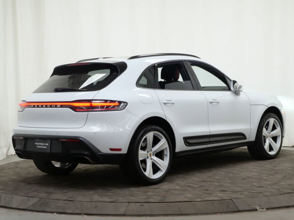Thumbnail: 2022 Porsche Macan - 7