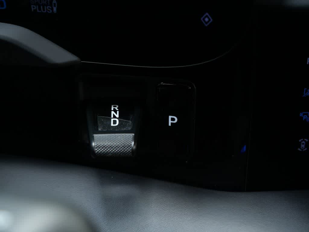 Thumbnail: 2023 Porsche Taycan - 27