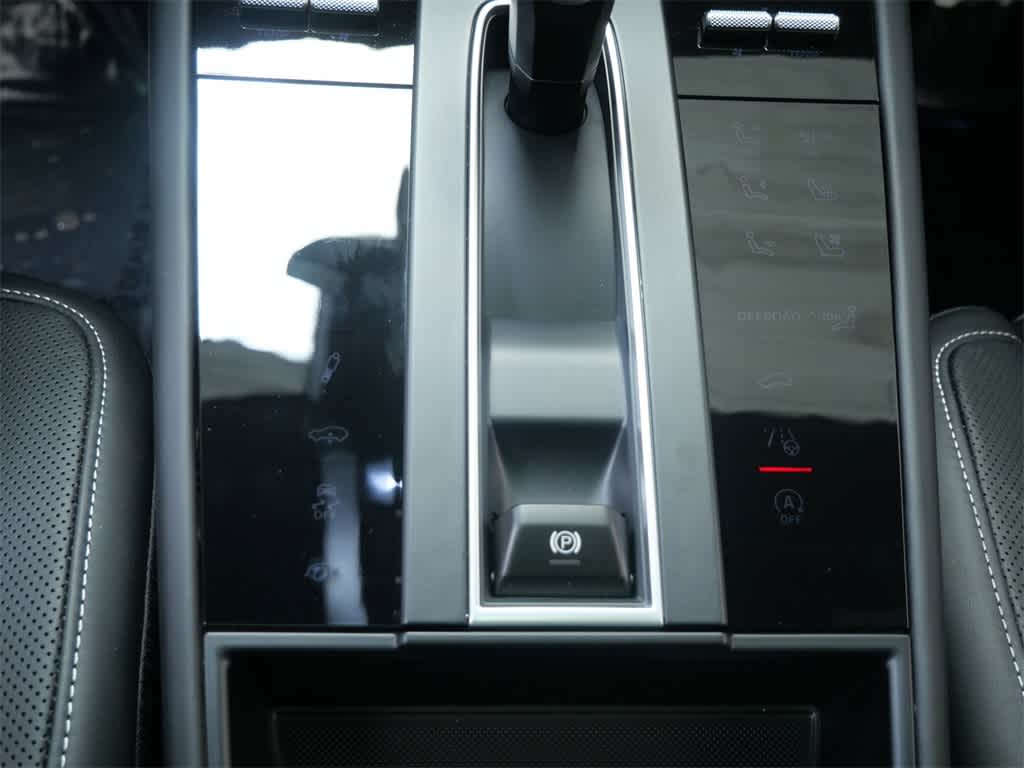 Thumbnail: 2026 Porsche Macan - 28